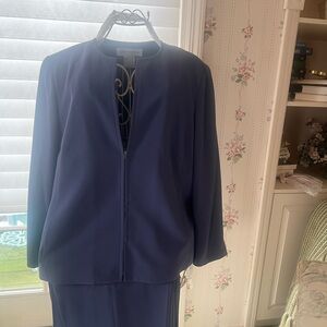 Jones New York medium blue lined pants suit 16W